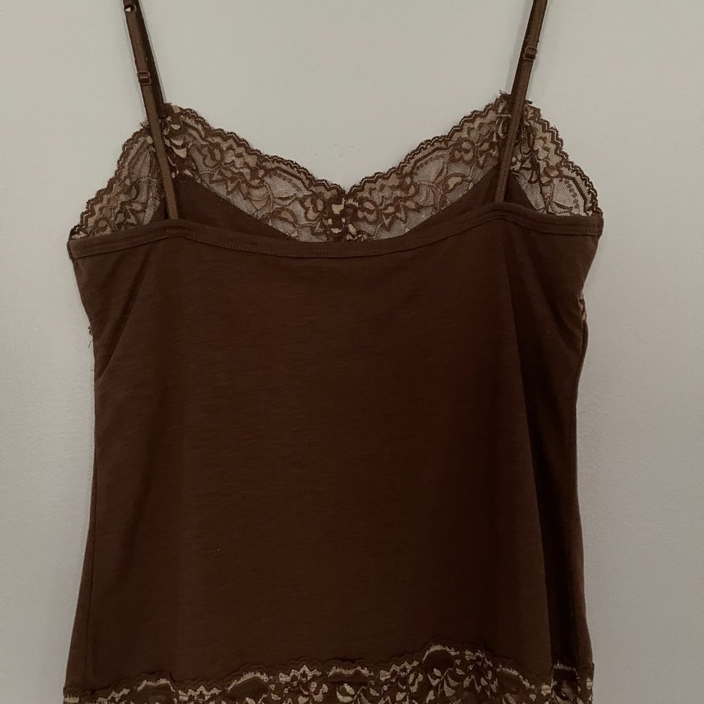 NewYork Company Intimates Women's Medium Size Lace-Trim V-Neck Tank Top